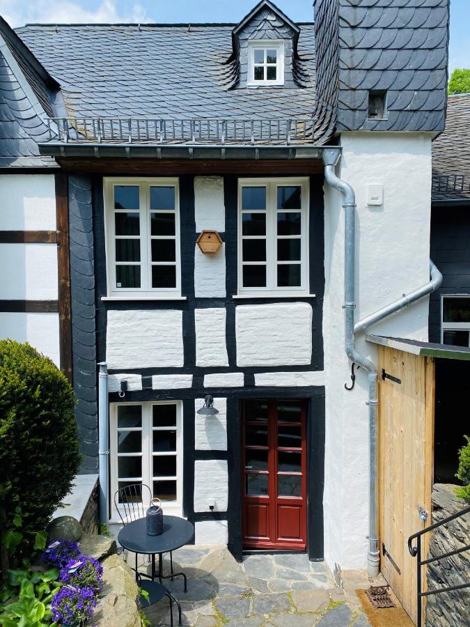 Holiday House Burgblick2 With Garden - Vosproperties Monschau Eksteriør bilde