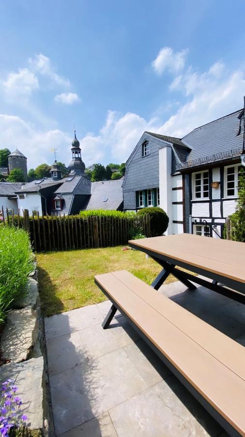 Holiday House Burgblick2 With Garden - Vosproperties Monschau Eksteriør bilde